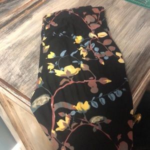 Black leggings with yellow flowers